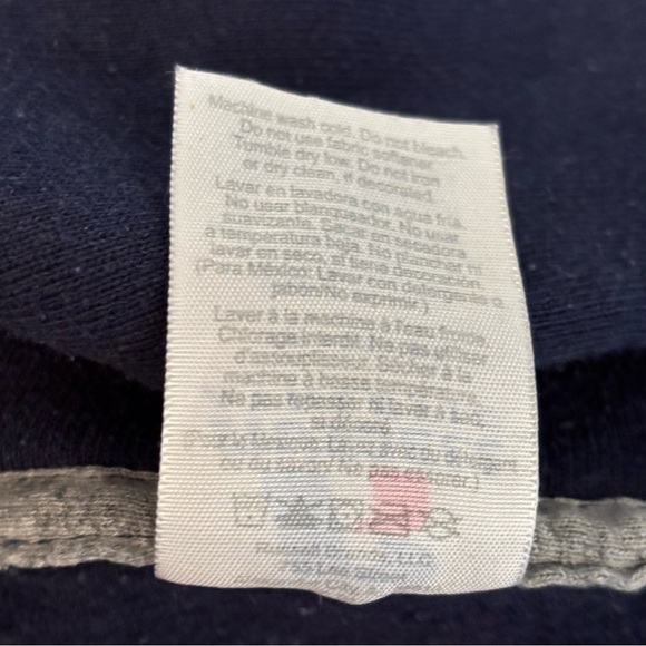 🛍️3/$30 Notre Dame Athletics women’s navy blue‎ hoodie in size medium - Picture 7 of 9